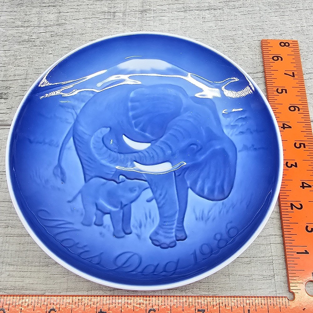1986 B&G Copenhagen Mors Dag (Mother's Day) Elephants Collector's Plate